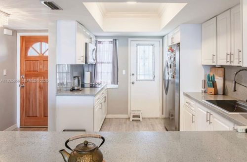 apt-619-18555 Ne 14th Ave, Miami, FL, 33179-4874 | Card Image