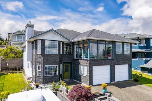 733 Bowen Dr, Campbell River, BC, V9H1S2 | Card Image