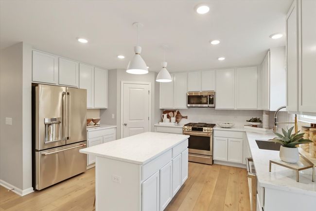 134 Piper Glen Ave, House other with 4 bedrooms, 3 bathrooms and 2 parking in Oswego IL | Image 15