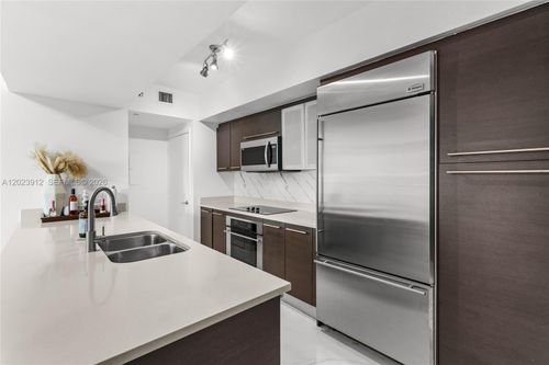 1203-55 Se 6th St, Miami, FL, 33131-2561 | Card Image