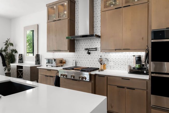 7612 Ecureil Dr, House other with 6 bedrooms, 4 bathrooms and 5 parking in Austin TX | Image 12