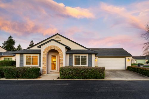 682 Village Dr, Galt, CA, 95632-8157 | Card Image