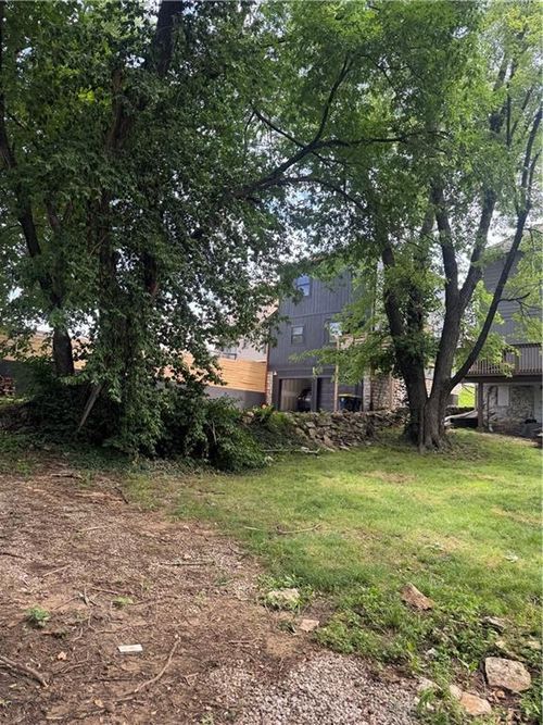 1215 W 21st St, Kansas City, MO, 64108-2208 | Card Image