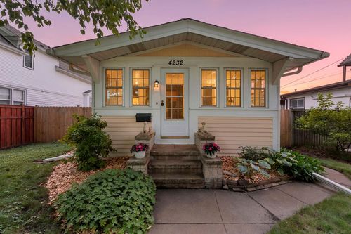 4232 33rd Ave S, Minneapolis, MN, 55406-3318 | Card Image