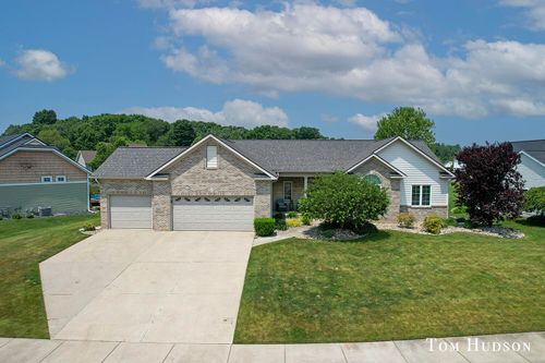 1807 Morning Dew Dr, Byron Center, MI, 49315-8433 | Card Image
