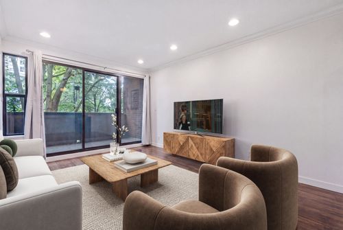 206-853 E 7 Avenue, Vancouver, BC, V5T1P4 | Card Image