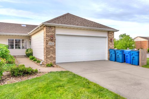1742 Dogwood Dr, Crown Point, IN, 46307 | Card Image
