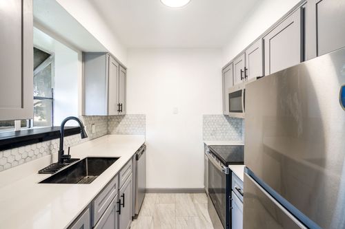 apt-2006-3913 Inwood Rd, Dallas, TX, 75209-5732 | Card Image