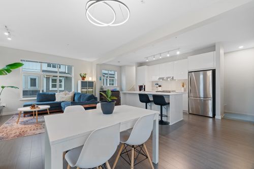 {{alt}} | Card Image