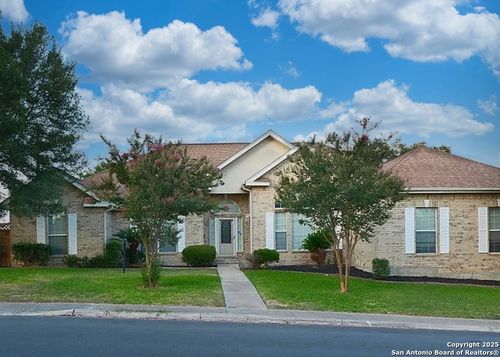 8814 Spanish Moss, Windcrest, TX, 78239-2745 | Card Image