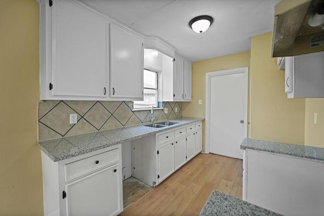 7015 Grackle Dr, House other with 3 bedrooms, 2 bathrooms and 2 parking in Cypress TX | Image 9