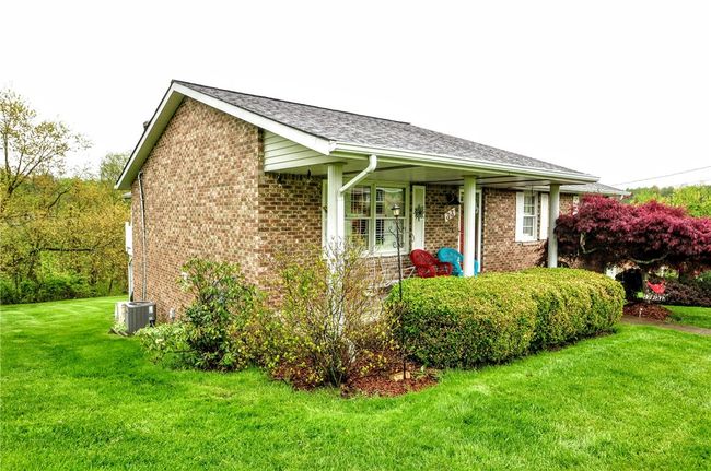 33 Crestvue Rd, House other with 3 bedrooms, 3 bathrooms and 2 parking in Washington PA | Image 4