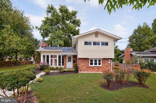 2000 Mcauliffe Dr, ROCKVILLE, MD, 20851-1545 | Card Image
