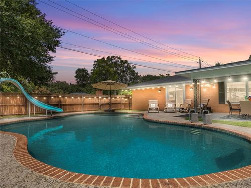 705 Whitehead St, Smithville, TX, 78957-1636 | Card Image