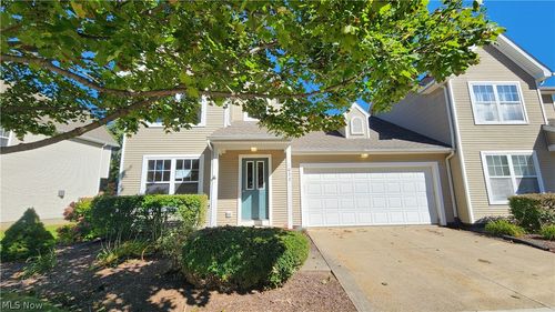 1033 Saint Michaels Way, Madison, OH, 44057-1788 | Card Image