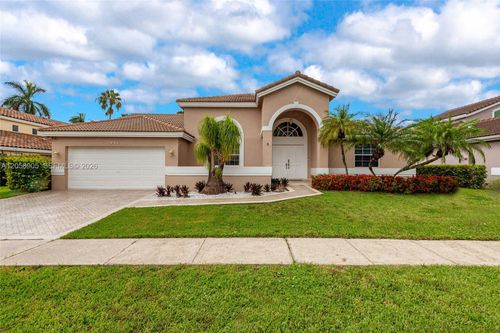945 Nw 202nd Ave, Pembroke Pines, FL, 33029-3442 | Card Image