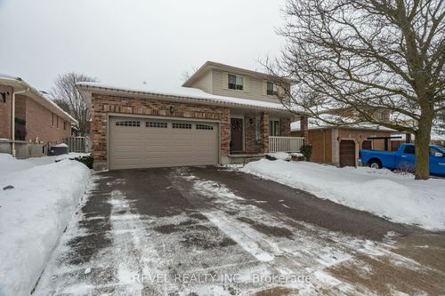 11 Celia Cres, Guelph, ON, N1G4R5 | Card Image