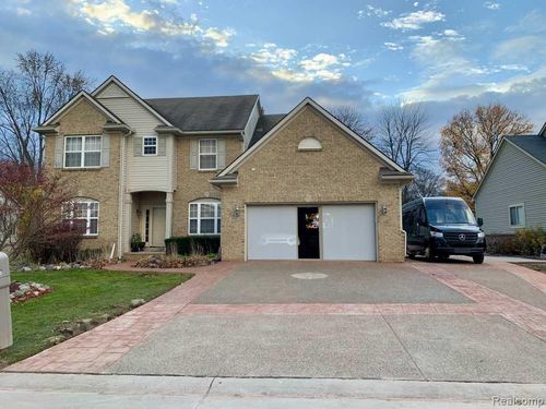 26895 S Monroe Dr, Southfield, MI, 48034-5688 | Card Image