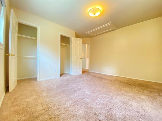 Upstairs bedroom 1. | Image 22