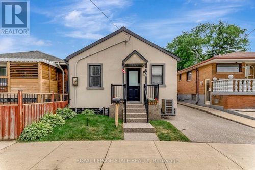 746 Roxborough Avenue, Hamilton (McQuesten), ON, L8H1S7 | Card Image