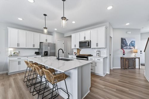 9699 4th St N, Lake Elmo, MN, 55042-4523 | Card Image