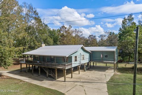 132 Holly Ln, Lucedale, MS, 39452-3889 | Card Image