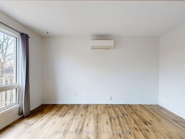 1544 Norwill Cres, House attached with 5 bedrooms, 3 bathrooms and 2 parking in Oshawa ON | Image 4