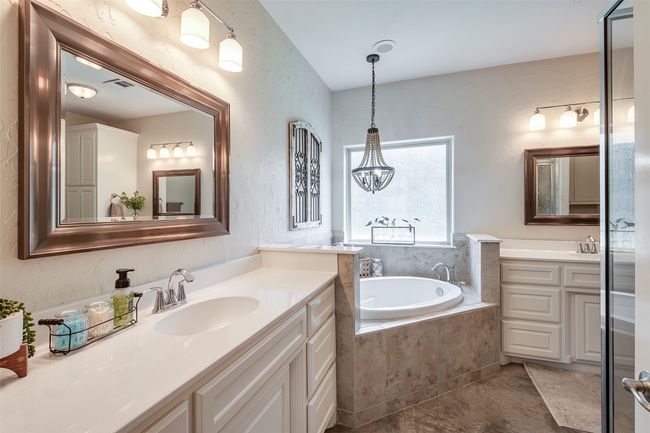 4306 Lucero Dr, House other with 3 bedrooms, 3 bathrooms and null parking in Granbury TX | Image 16