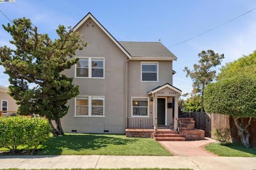 2200 Peach St, Pinole, CA, 94564-1709 | Card Image