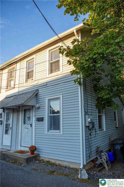 219 Milton St, CATASAUQUA, PA, 18032-1822 | Card Image