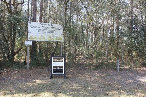 19214 Country Club Ln, Hammond, LA, 70401-3427 | Card Image