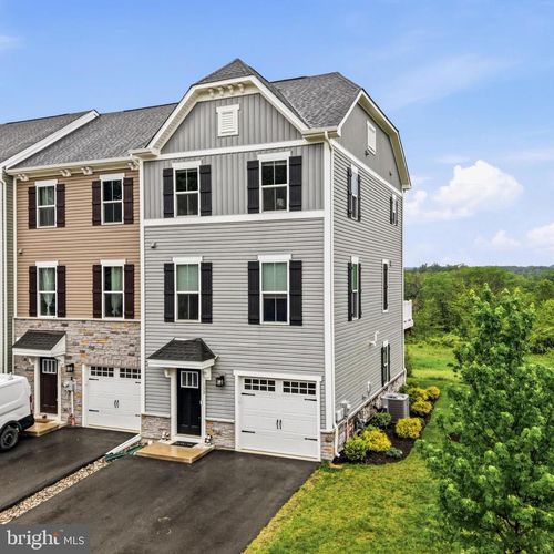 153 Glory Maple Ln, DOWNINGTOWN, PA, 19335-1585 | Card Image