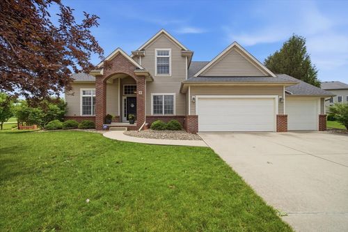 9 Brookline Ct, Bloomington, IL, 61705-8737 | Card Image