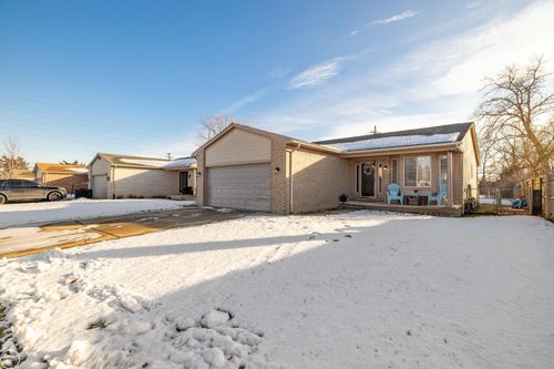 13850 Hartill Ave, Warren, MI, 48089-5908 | Card Image