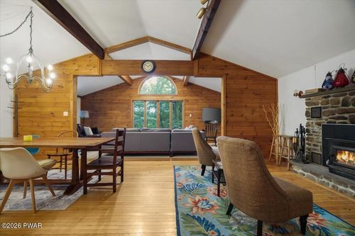 211 Waterview Dr, Lords Valley, PA, 18428 | Card Image