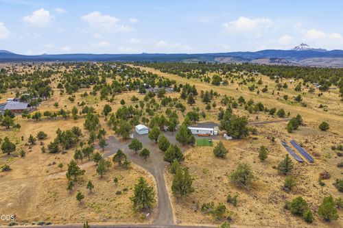 13005 Sw Airstrip Ln, Culver, OR, 97734-9546 | Card Image