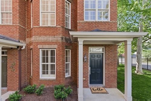 752 Wedgewood Park, Nashville, TN, 37203-5526 | Card Image