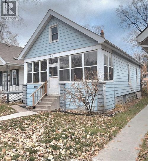 441 Ellis St W, Windsor, ON, N8X1B1 | Card Image