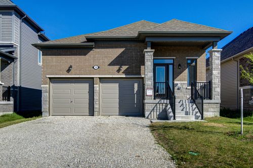 15 Union Blvd, Wasaga Beach, ON, L9Z0M6 | Card Image
