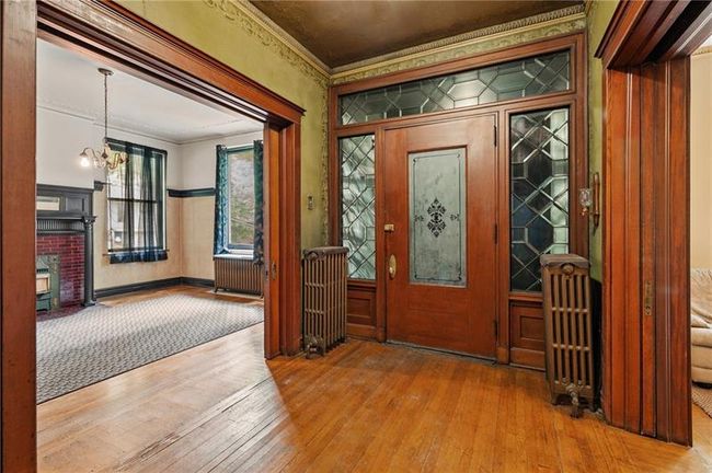 Front Entrance | Image 11