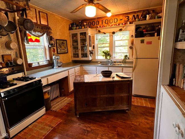 260 N Maple St, House other with 3 bedrooms, 2 bathrooms and null parking in Dana IN | Image 4