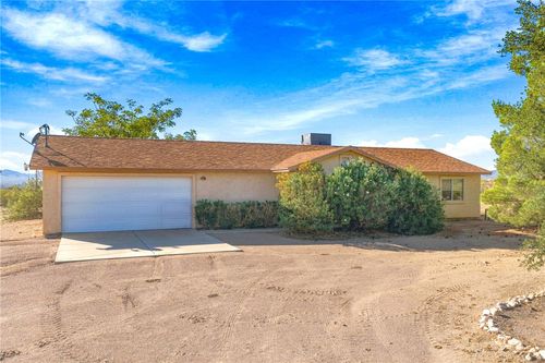 3739 N Hope Rd, Golden Valley, AZ, 86413-9006 | Card Image