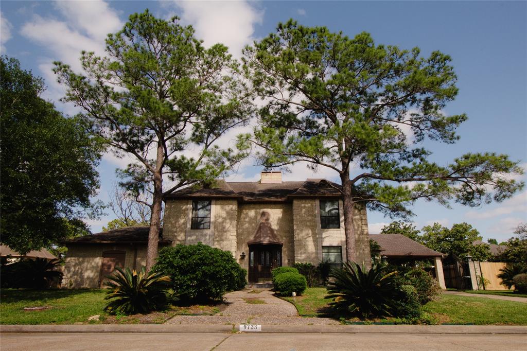 Chalford Dr, Sugar Land, TX 77498