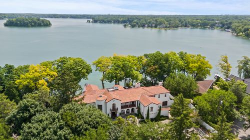 2384 Lake Angelus Ln, Lake Angelus, MI, 48326-1008 | Card Image
