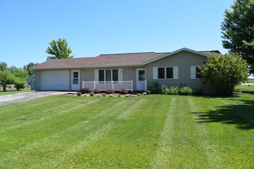 330 3rd St S, Middle River, MN, 56737-4046 | Card Image