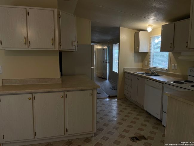 LOT-10 - 8117 Silverwings, House other with 3 bedrooms, 2 bathrooms and null parking in Spring Branch TX | Image 15