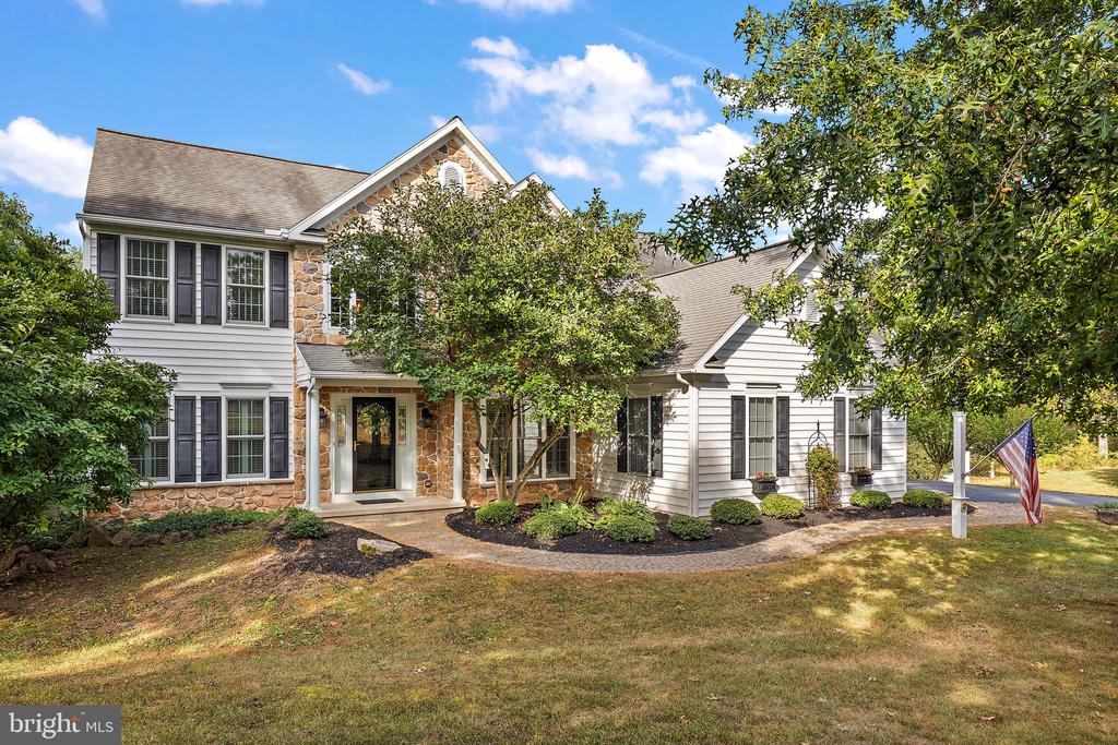 Blossom Ln, Pottstown, PA 19465