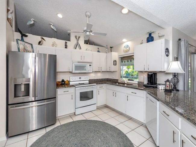 323 Woodvale Drive, House other with 3 bedrooms, 2 bathrooms and null parking in Venice FL | Image 14