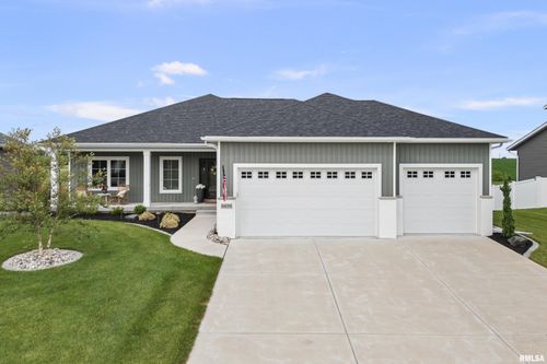 5835 Pigeon Creek Rd, Bettendorf, IA, 52722-2558 | Card Image