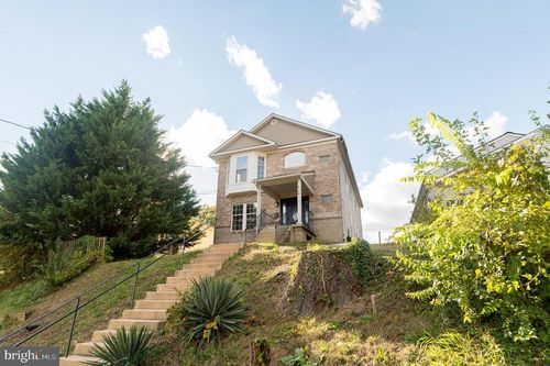 824 48th Pl Ne, WASHINGTON, DC, 20019-3647 | Card Image